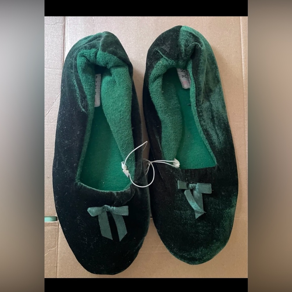 Kmart PINK Cozy Slippers Green XL NWOT